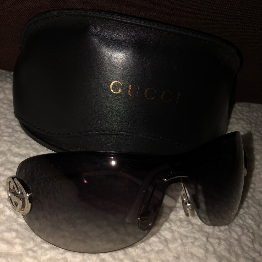 Gucci B&W Frameless Sunglasses w Silver Detailing